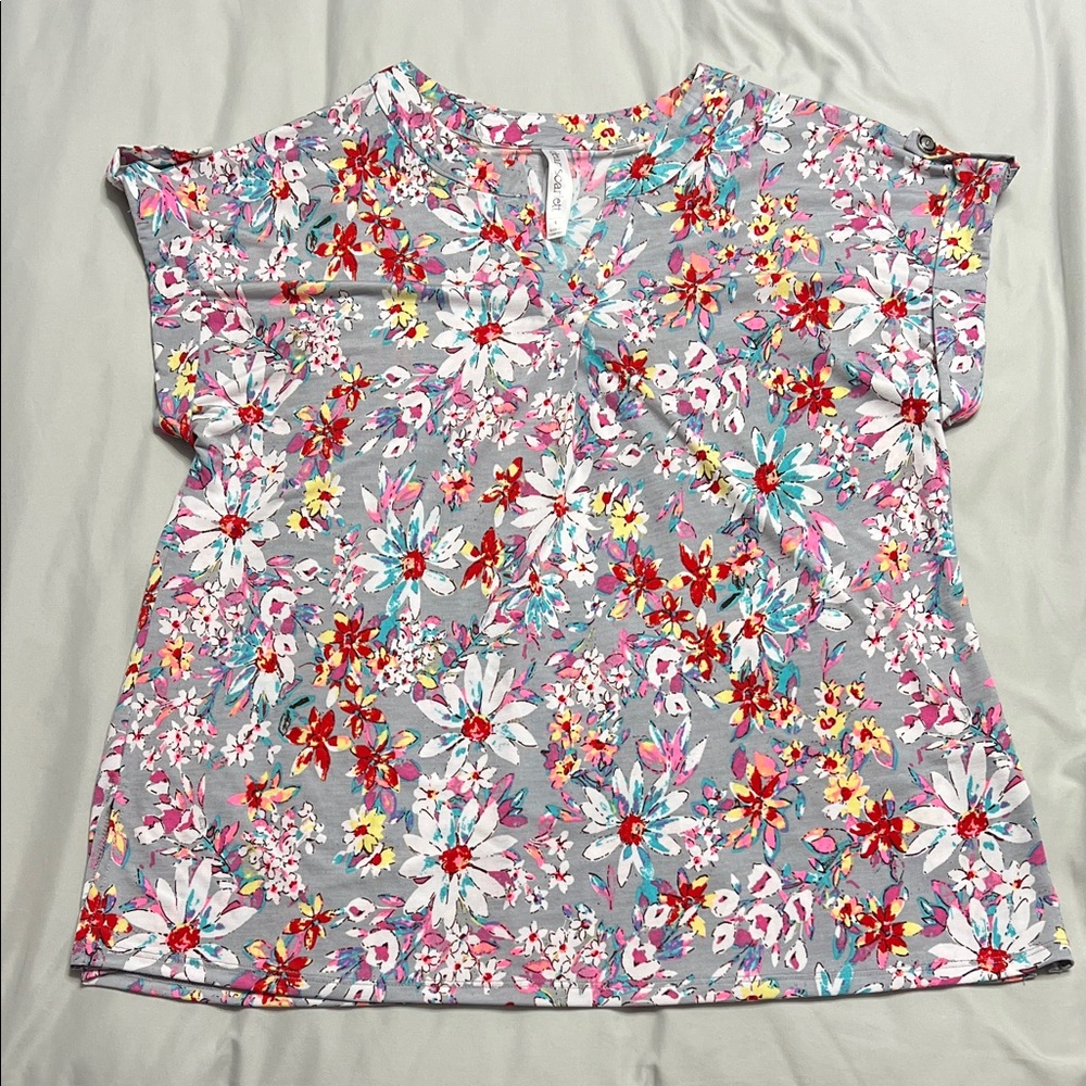 (NWT) Floral Blouse